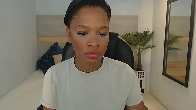 Snapshot of brendathompson_ chatting on October 4, 2025, 3:08 am brendathompson online show from October 4, 2025, 3:08 am