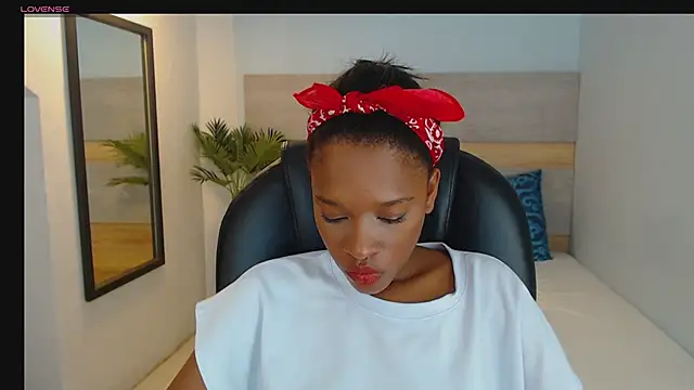 Snapshot of brendathompson_ chatting on September 23, 2025, 1:45 am brendathompson online show from September 23, 2025, 1:45 am