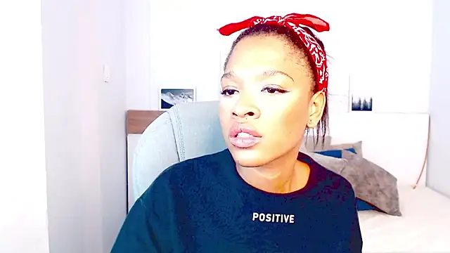 Snapshot of brendathompson_ chatting on October 7, 2025, 1:28 am brendathompson online show from October 7, 2025, 1:28 am