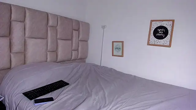 Snapshot of Kamila_angel chatting on October 22, 2025, 2:16 pm Kamila angel online show from October 22, 2025, 2:16 pm