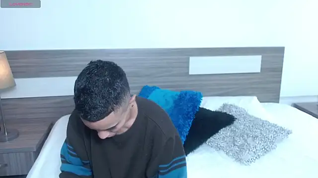 Liiamthompson online show from November 8, 2025, 10:52 am