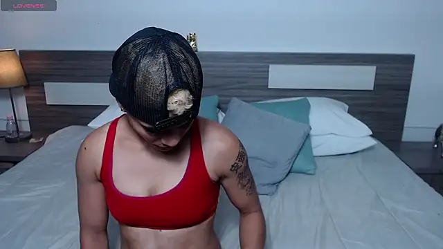 Liiamthompson online show from February 14, 2026, 11:38 pm