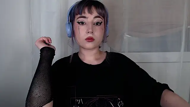 Snapshot of purplewitch chatting on January 11, 2026, 12:28 am purplewitch online show from January 11, 2026, 12:28 am