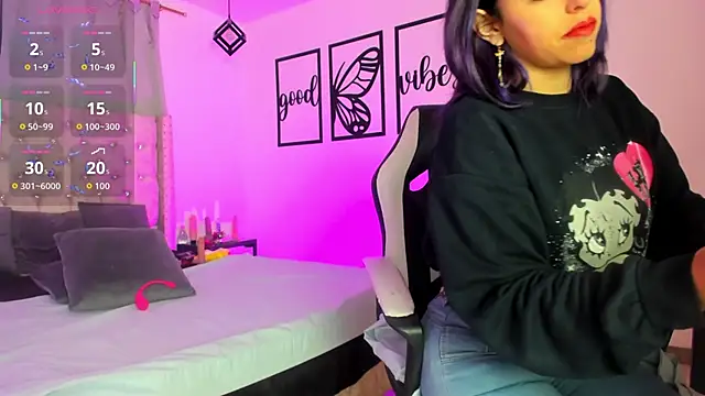 nicolee millerr online show from December 1, 2025, 12:28 pm