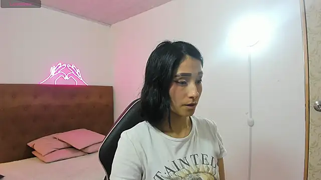 palmerfox tay online show from December 1, 2025, 3:07 am