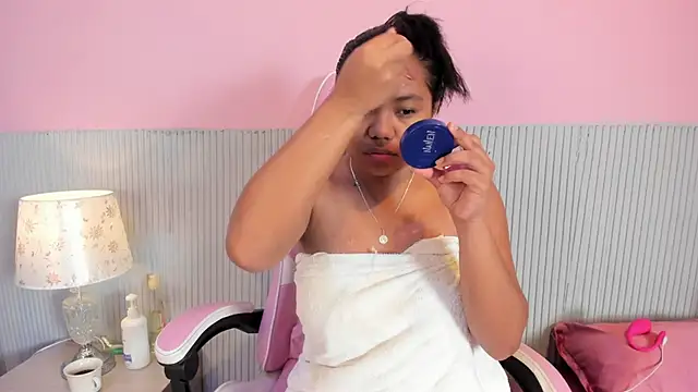 yeikafoxy online show from October 30, 2025, 11:19 am