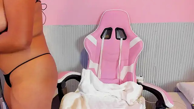 yeikafoxy online show from November 22, 2025, 10:58 am