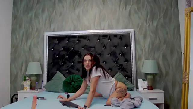 LissaAnn online show from February 21, 2025, 6:04 pm