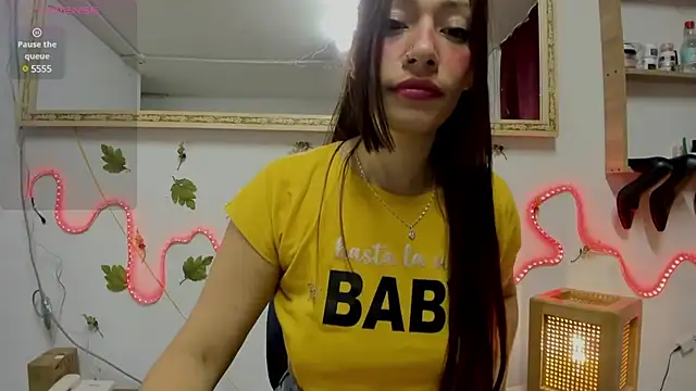 Snapshot of IZZY_BEAUTIFUL chatting on February 26, 2025, 9:31 pm IZZY BEAUTIFUL online show from February 26, 2025, 9:31 pm