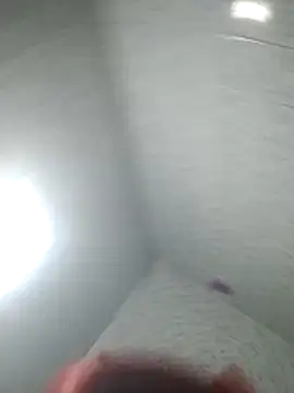 Snapshot of alexandraluv chatting on January 6, 2026, 8:35 pm alexandraluv online show from January 6, 2026, 8:35 pm