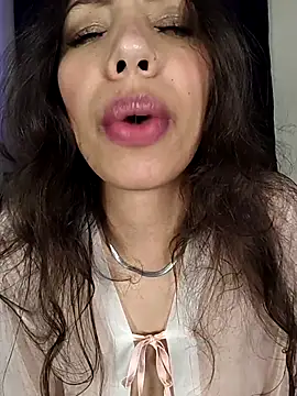 Miss veronicaa2 online show from November 5, 2025, 1:09 am