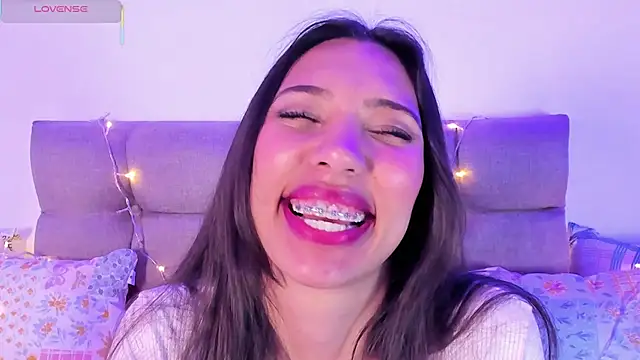 Snapshot of Miss_veronicaa2 chatting on February 6, 2025, 3:41 pm Miss veronicaa2 online show from February 6, 2025, 3:41 pm