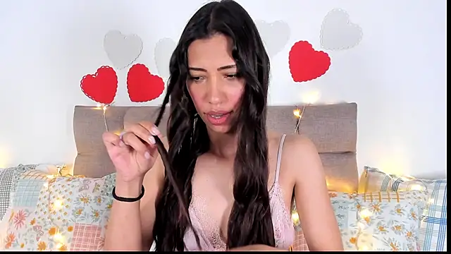Snapshot of Miss_veronicaa2 chatting on February 12, 2025, 12:22 pm Miss veronicaa2 online show from February 12, 2025, 12:22 pm