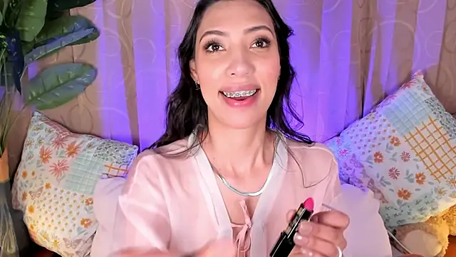 Snapshot of Miss_veronicaa2 chatting on June 2, 2026, 1:11 pm Miss veronicaa2 online show from June 2, 2026, 1:11 pm