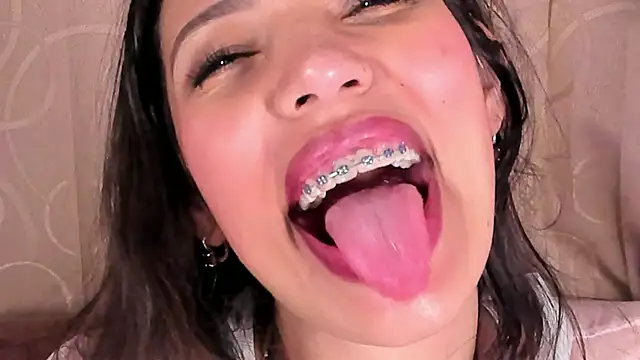 Miss veronicaa2 online show from March 20, 2026, 12:50 pm