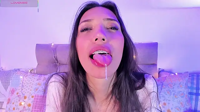 Snapshot of Miss_veronicaa2 chatting on February 6, 2025, 6:46 pm Miss veronicaa2 online show from February 6, 2025, 6:46 pm