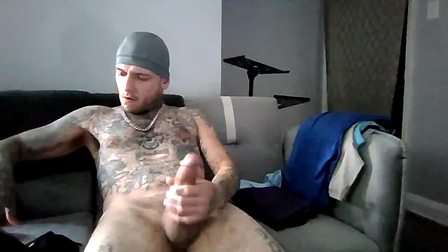 cruz815 online show from June 25, 2026, 2:11 pm