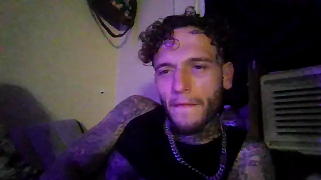 Snapshot of cruz815 chatting on September 14, 2025, 7:20 am cruz815 online show from September 14, 2025, 7:20 am