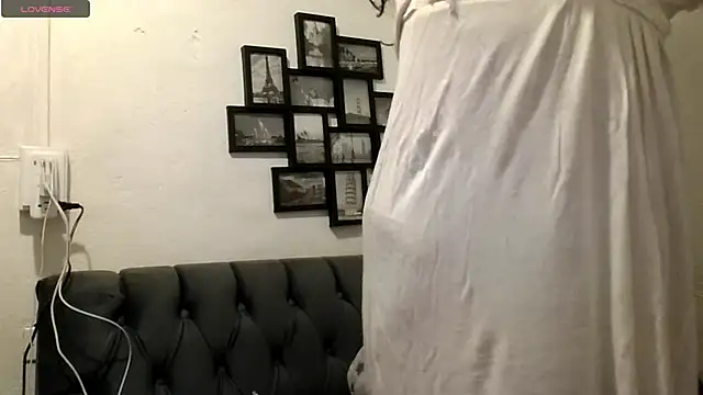 Snapshot of MirandaLatinaLovely chatting on November 9, 2025, 3:27 pm MirandaLatinaLovely online show from November 9, 2025, 3:27 pm