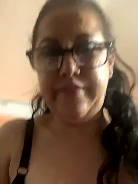 Snapshot of MirandaLatinaLovely chatting on October 8, 2025, 4:36 am MirandaLatinaLovely online show from October 8, 2025, 4:36 am