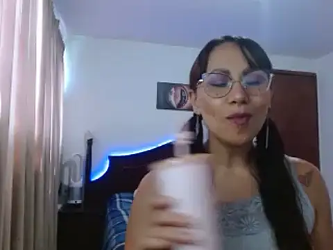 AloLovely  online show from April 14, 2026, 7:30 pm