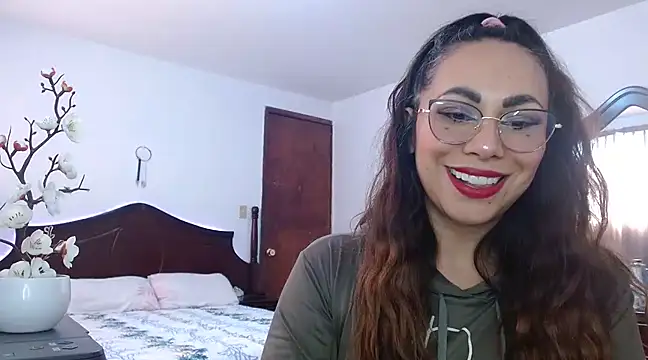 AloLovely  online show from February 11, 2025, 9:25 pm