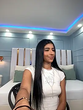 eva roseee online show from February 9, 2026, 9:46 pm