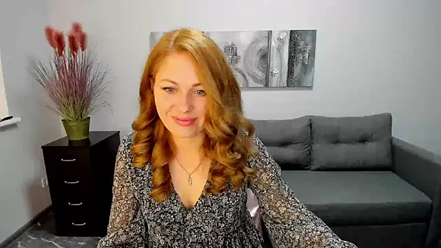 Snapshot of Mira_Whites chatting on February 17, 2025, 7:15 am Mira Whites online show from February 17, 2025, 7:15 am