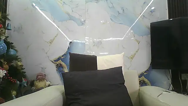 Aleen8067 online show from December 16, 2025, 10:52 am