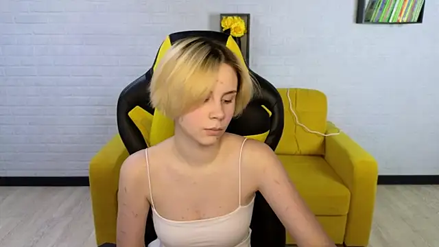 Snapshot of BettyCarter07 chatting on February 5, 2025, 9:15 am BettyCarter07 online show from February 5, 2025, 9:15 am