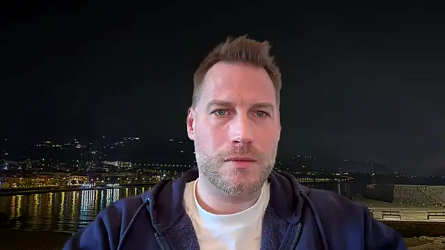 Snapshot of Christian87xxx chatting on February 4, 2025, 1:16 pm Christian87xxx online show from February 4, 2025, 1:16 pm