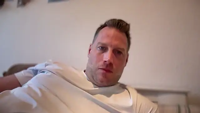 Christian87xxx online show from April 14, 2026, 5:18 pm