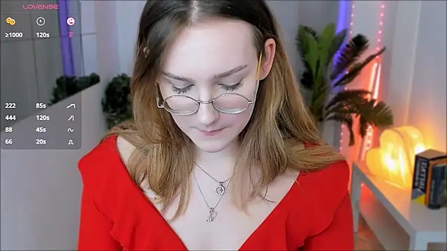 Snapshot of MaryWaddell chatting on March 2, 2025, 12:53 am MaryWaddell online show from March 2, 2025, 12:53 am