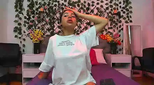 Snapshot of tamararose1 chatting on February 25, 2025, 2:48 pm tamararose1 online show from February 25, 2025, 2:48 pm