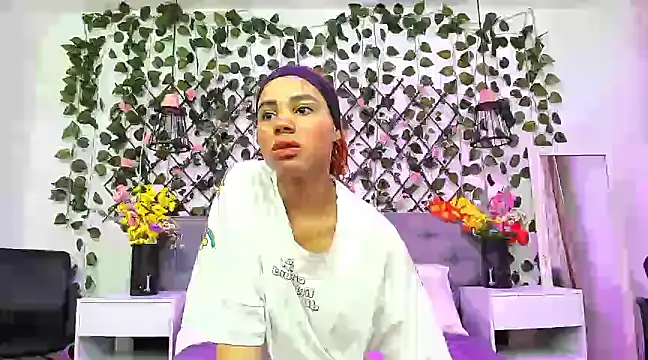 Snapshot of tamararose1 chatting on February 25, 2025, 11:43 am tamararose1 online show from February 25, 2025, 11:43 am