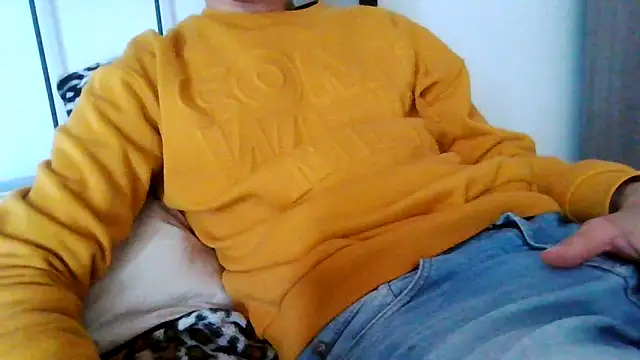 Snapshot of tommyboyteen chatting on February 3, 2025, 1:30 pm tommyboyteen online show from February 3, 2025, 1:30 pm