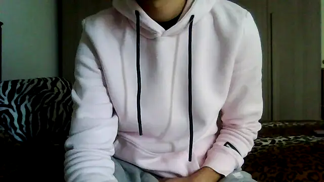 Snapshot of tommyboyteen chatting on February 18, 2025, 3:52 pm tommyboyteen online show from February 18, 2025, 3:52 pm