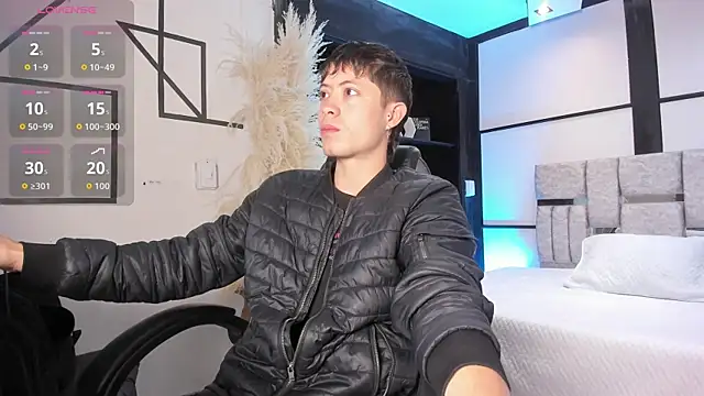 Snapshot of marcuscollins1_ chatting on January 10, 2026, 2:23 pm marcuscollins1 online show from January 10, 2026, 2:23 pm