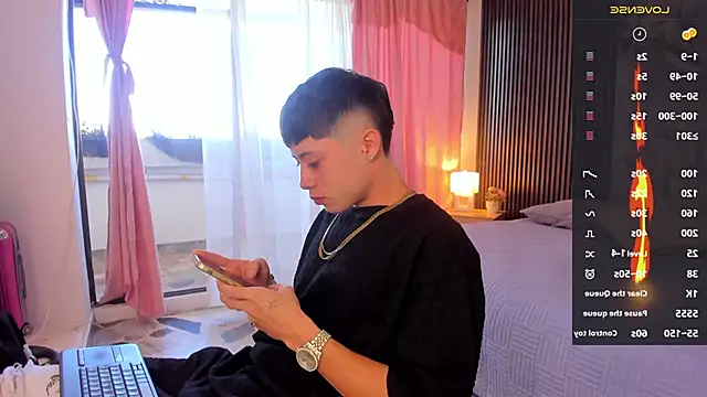 marcuscollins1  online show from April 2, 2026, 1:29 pm