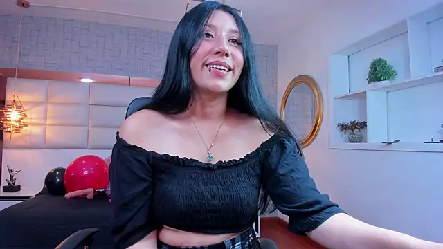 Snapshot of Nohemi_louse chatting on May 17, 2026, 6:41 pm Nohemi louse online show from May 17, 2026, 6:41 pm
