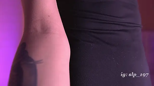 sara lopee1 online show from February 18, 2026, 12:01 pm