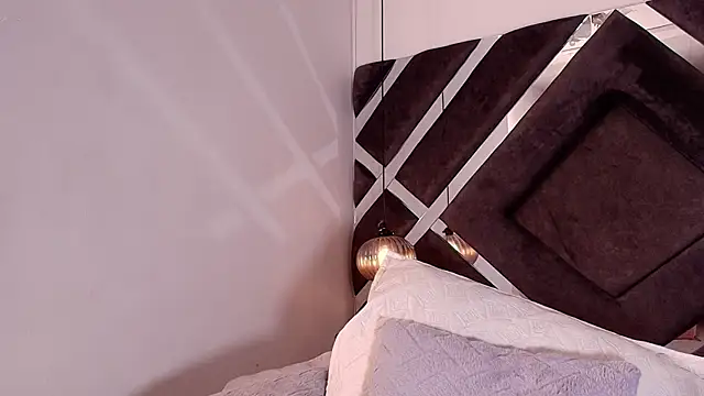 Snapshot of sara_lopee1 chatting on October 31, 2025, 12:02 pm sara lopee1 online show from October 31, 2025, 12:02 pm