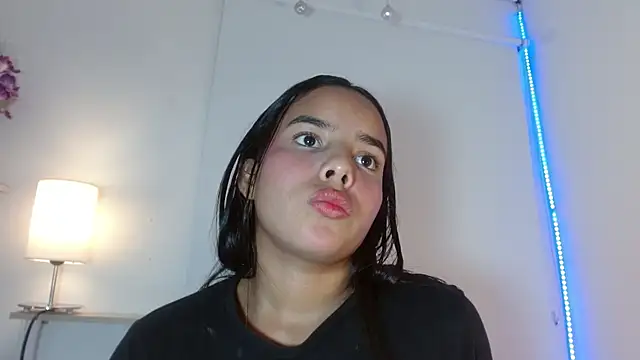 Roxy Stonee online show from October 17, 2025, 7:26 pm