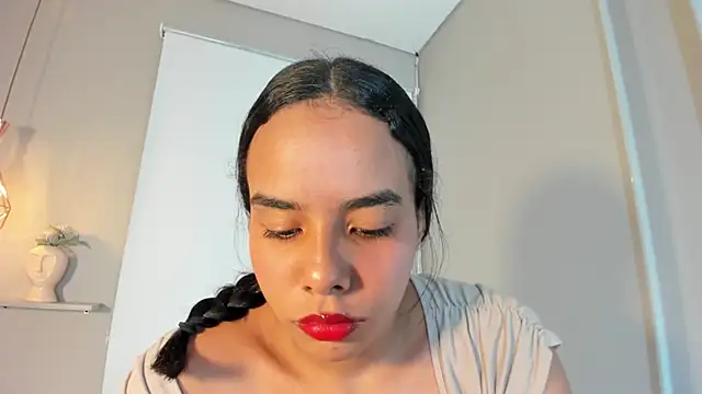 Snapshot of Roxy_Stonee chatting on May 29, 2026, 7:09 pm Roxy Stonee online show from May 29, 2026, 7:09 pm
