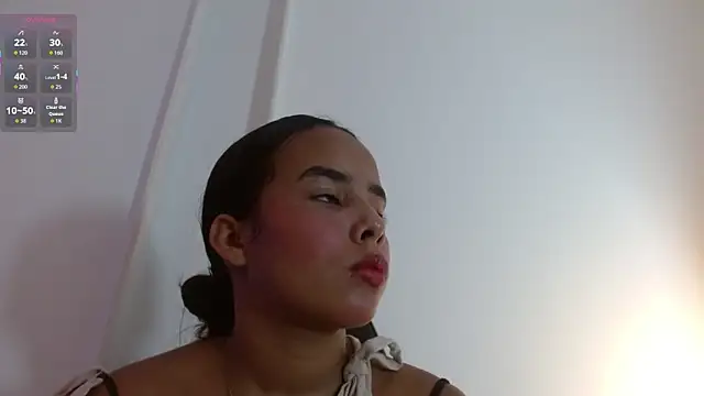 Roxy Stonee online show from September 23, 2025, 7:32 pm