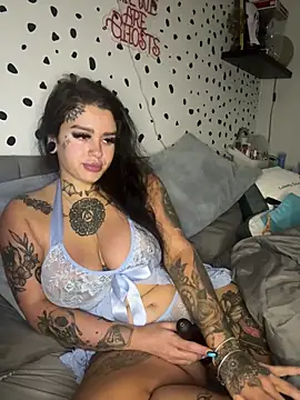 Snapshot of tempzzz12 chatting on February 6, 2026, 11:17 am tempzzz12 online show from February 6, 2026, 11:17 am