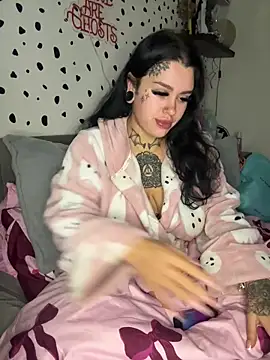 tempzzz12 online show from April 1, 2026, 8:15 am