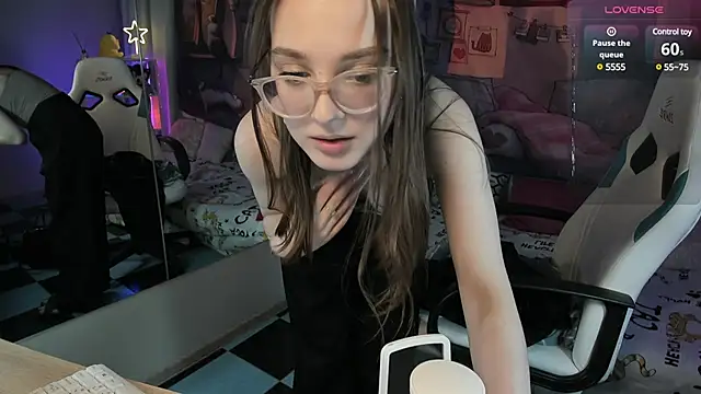 Snapshot of kaisajenner chatting on February 21, 2025, 5:42 pm kaisajenner online show from February 21, 2025, 5:42 pm