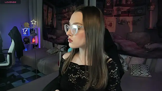 Snapshot of kaisajenner chatting on March 4, 2025, 3:48 pm kaisajenner online show from March 4, 2025, 3:48 pm