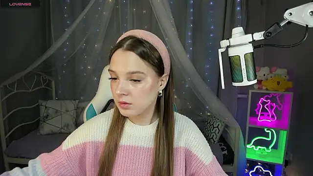 Snapshot of kaisajenner chatting on February 4, 2026, 12:11 pm kaisajenner online show from February 4, 2026, 12:11 pm